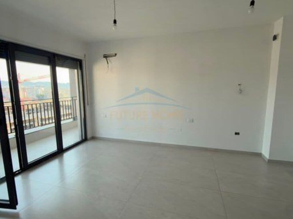 Qira, Apartament 3+1+2, Kompleksi Ndregjoni, Tiranë