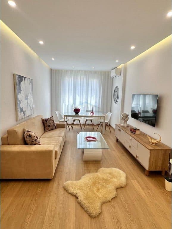 Qira, Apartament 2+1, Shkolla e Mesme Petro Nini Luarasi