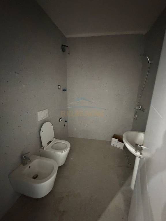 Në shitje, Apartament 1+1, Rruga Kavajës, Sheshi 21, Tiranë. 4