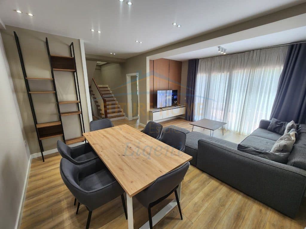 Në shitje, Duplex 4+1+3, Liqeni I Thate, Tiranë. 2