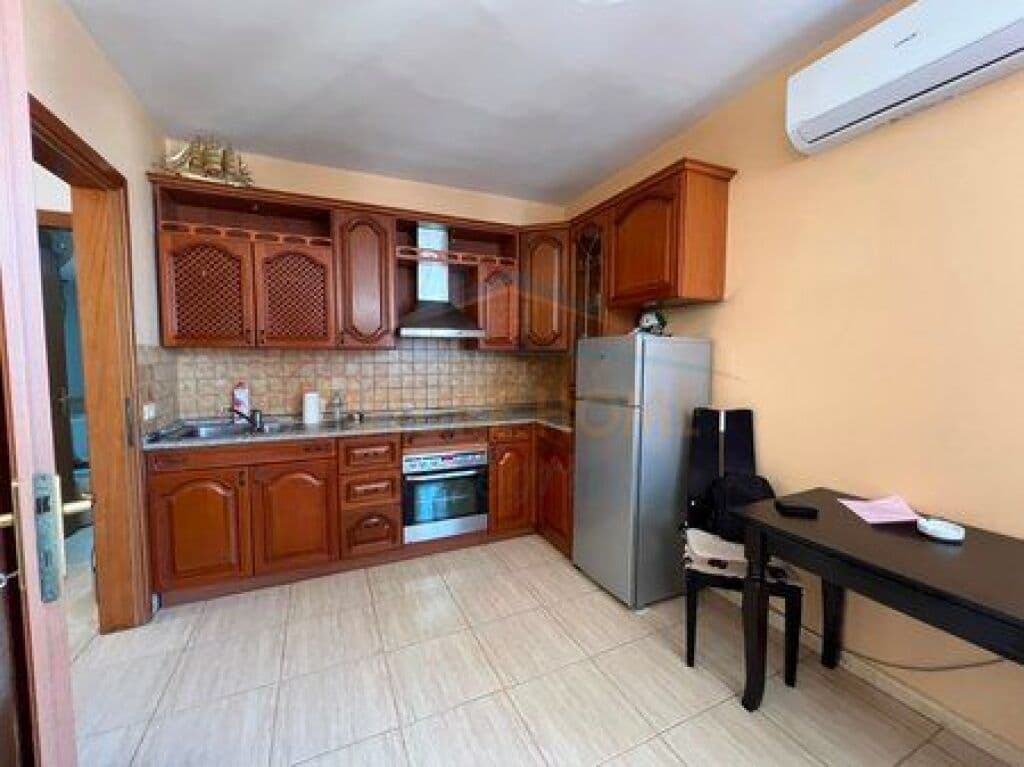 Jepet me qira, Apartament 1+1, Rruga Bogdanëve, Tiranë. 2