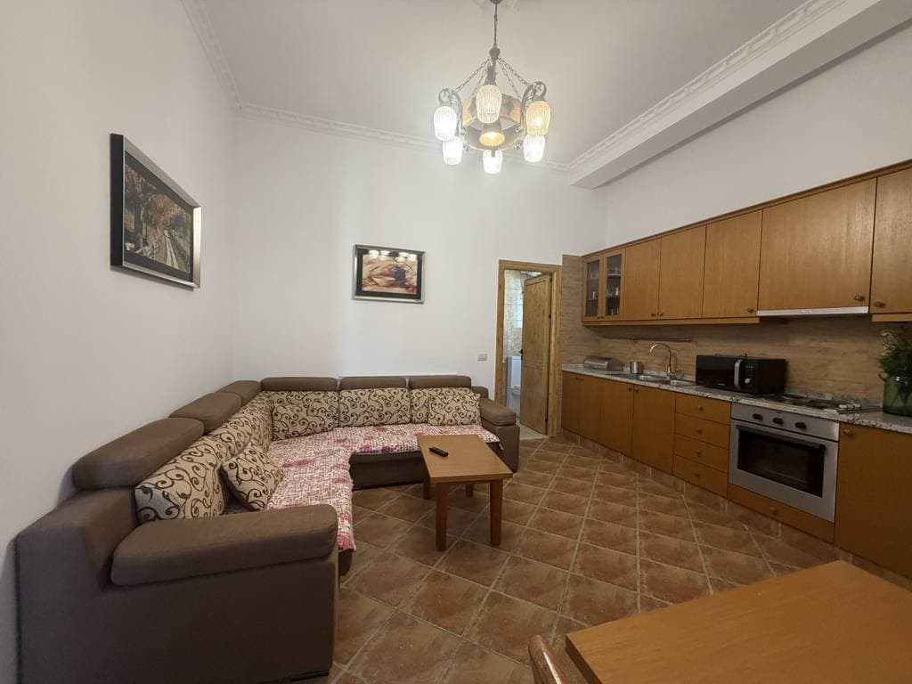 Qera, Apartament 1+1, Blloku i Ambasadave, Tirane