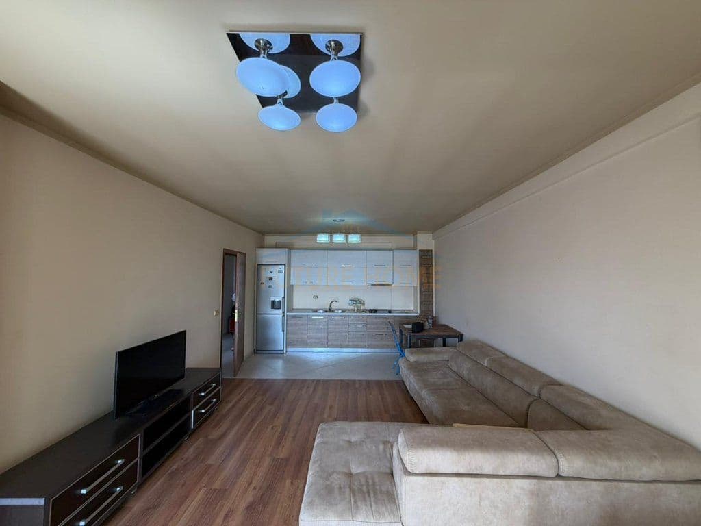 Qira, Apartament 2+1+2, Unaza e Re, Tiranë 4