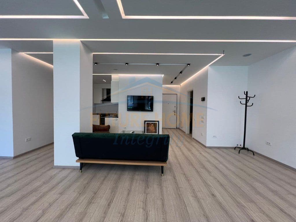Jepet me qira, Apartament 2+1+2 Ballkone, Bllok, Tiranë.
