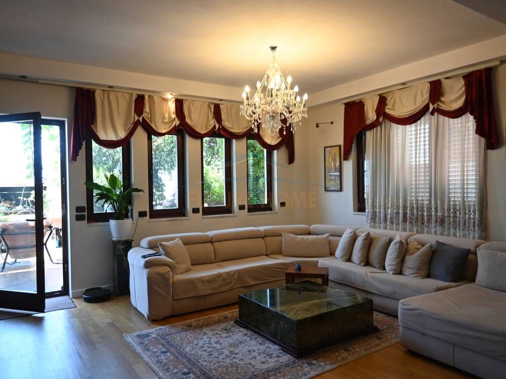 Shitje, Penthouse 3+1+3, Kodra e Diellit