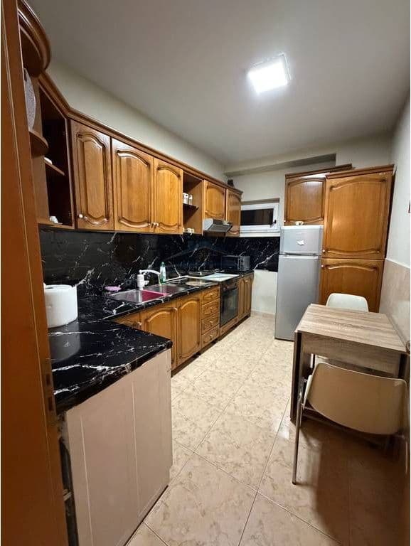 Qira, Apartament 2+1+Veranda, Bazar i Ri, Tiranë 4