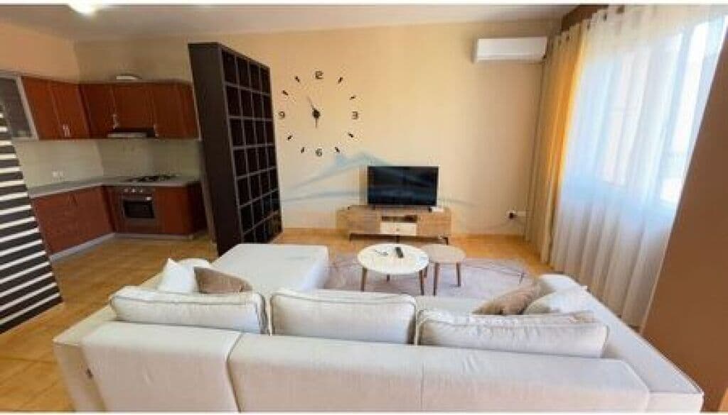 Në shitje, Apartament 1+1, Rruga Barrikadave, Tiranë 2