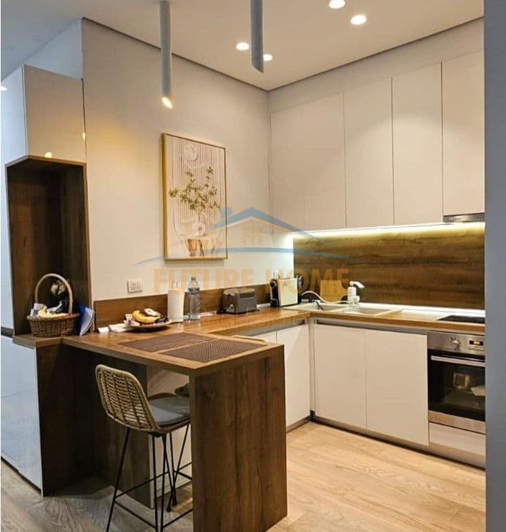 Qira, Apartament 1+1, Kopshti Botanik 4