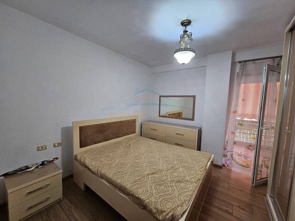 Jepet me qira, Apartament 2+1+2, Rruga Jordan Misja, Tiranë. 4