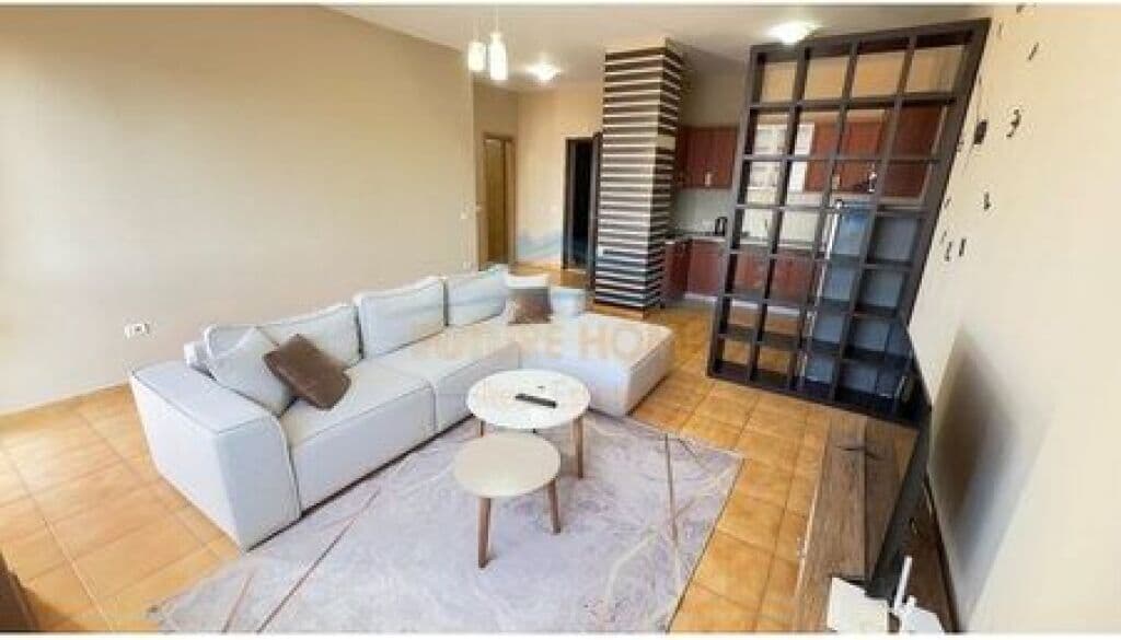 Në shitje, Apartament 1+1, Rruga Barrikadave, Tiranë