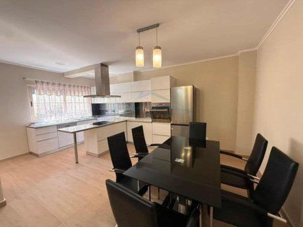 Qira, Apartament 2+1, Komuna e Parisit, Tiranë 2