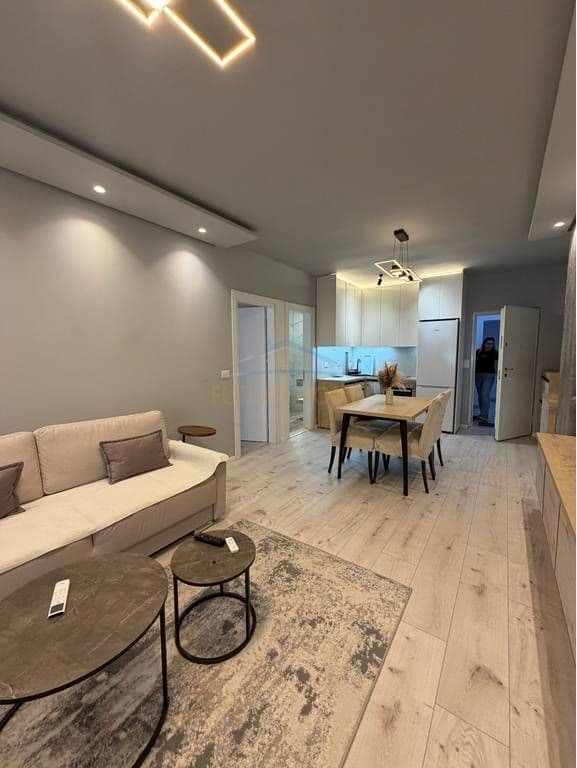 Qira, Apartament 1+1, Komuna Paris, Tiranë 3