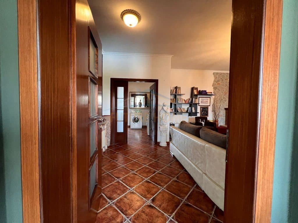 Apartament 3+1 për qira, Yzberisht Tiranë 3
