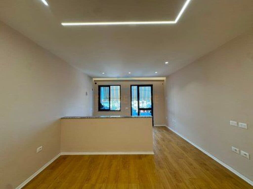 Në shitje, Apartament 2+1, Ali Demi, Tiranë. 2