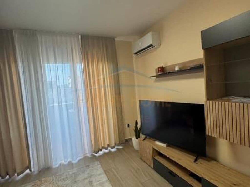 Qira, Apartament 2+1+2, Rruga Kongresi i Manastirit 3