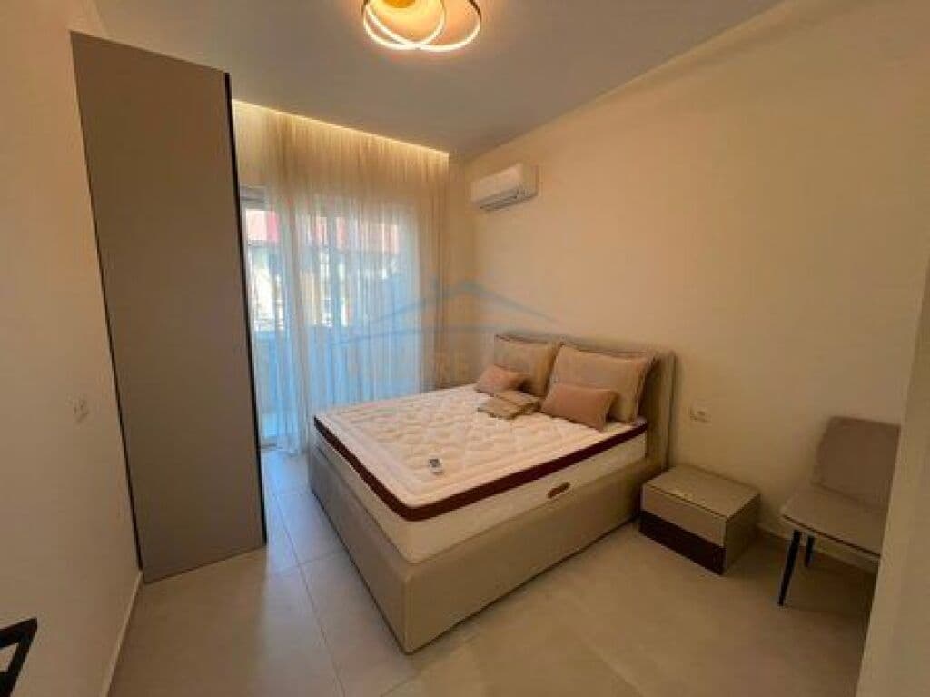 Qira, Apartament 2+1+ Vend Parkimi, Rruga e Dibres, Tiranë. 4