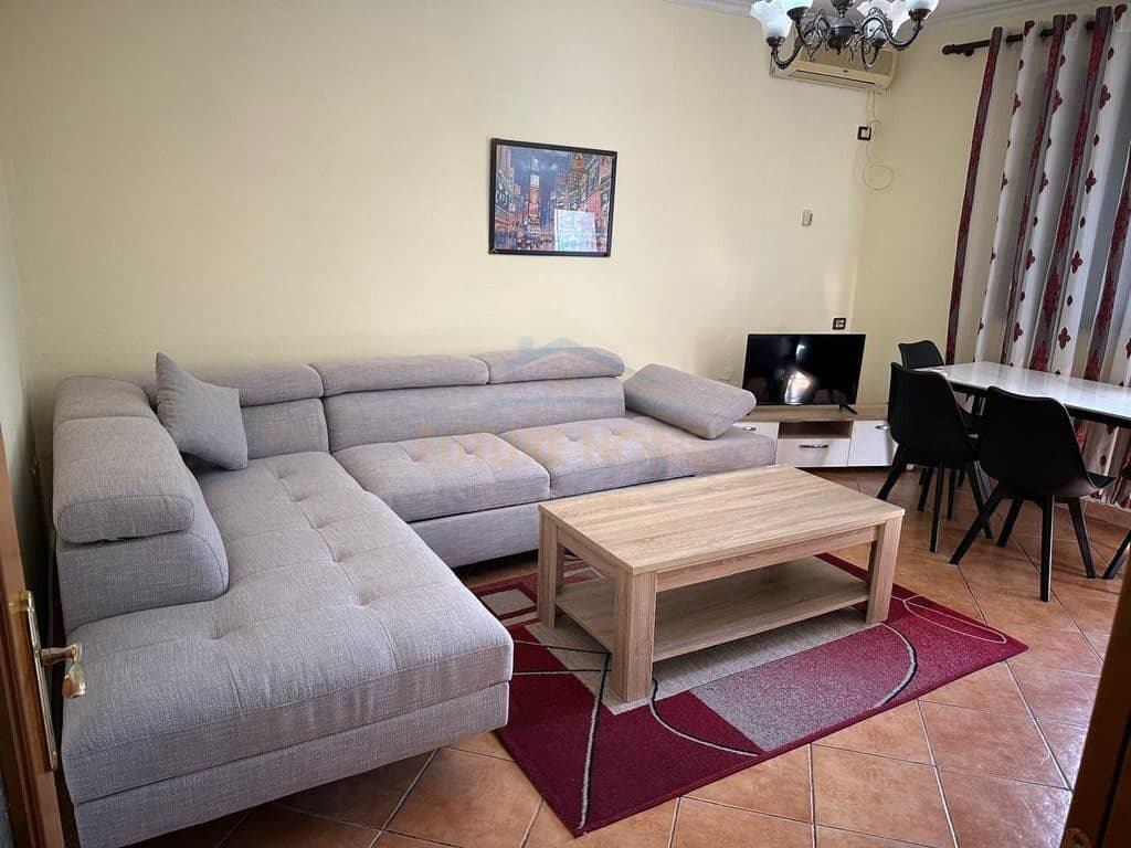 Në shitje, Apartament 1+1, Laprakë, Tiranë.