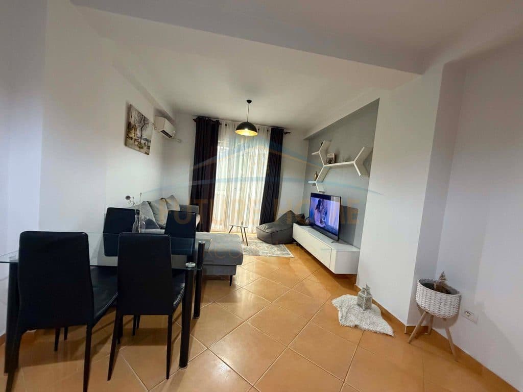 Në shitje, Apartament 1+1 + Vend Parkimi, Rruga e Re 4