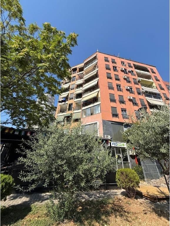 Në shitje, Apartament 2+1+2, Zogu i Zi, Tiranë.