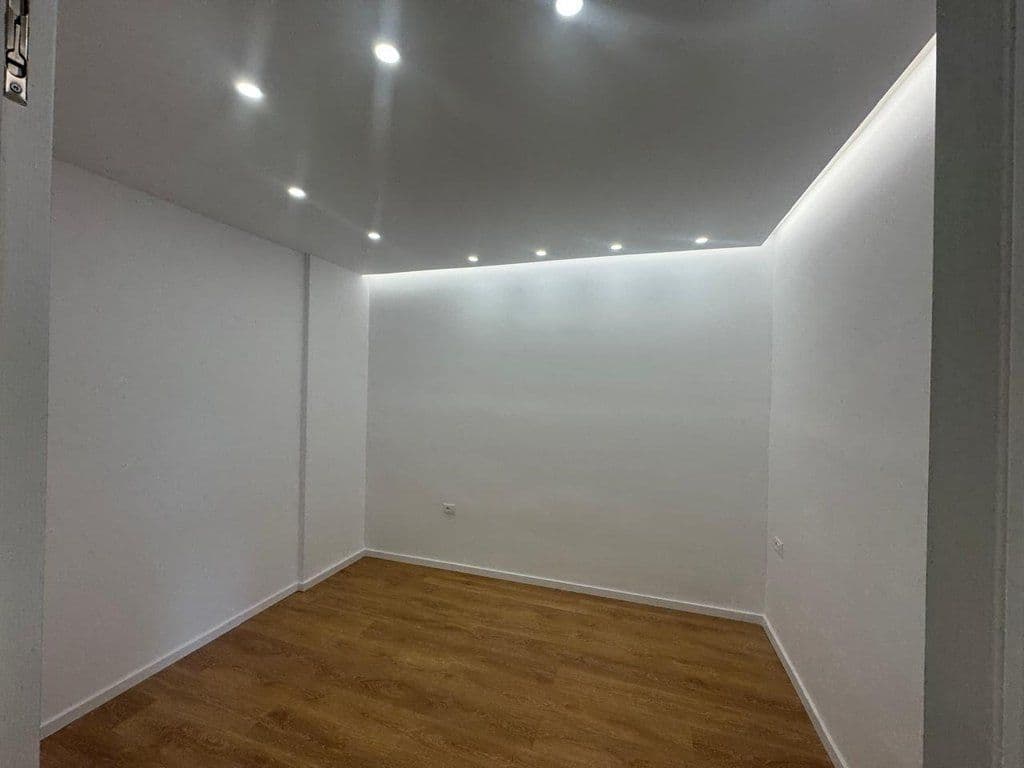 Në shitje, Apartament 1+1, Komuna e Parisit, Tiranë 2