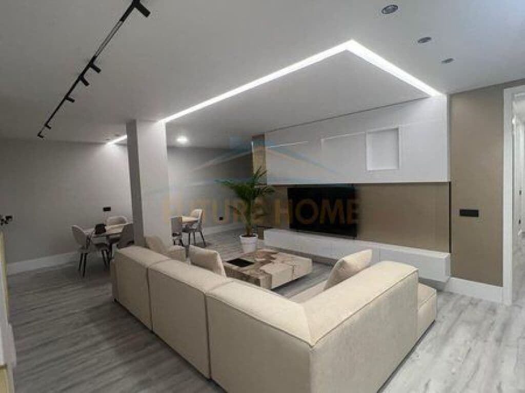 Qira, Apartament 2+1+2, Bllok, Tiranë. 2
