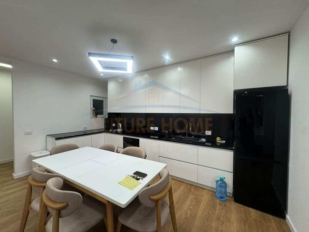 Në shitje, Apartament 2+1+2, Bulevardi i Ri, Tiranë. 3