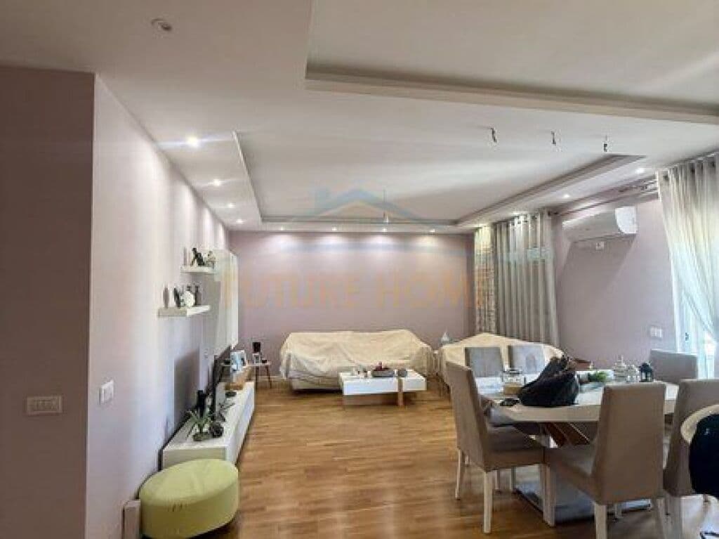 Qira, Apartament 3+1+2+2 Ballkone, Fresk, Tiranë 2