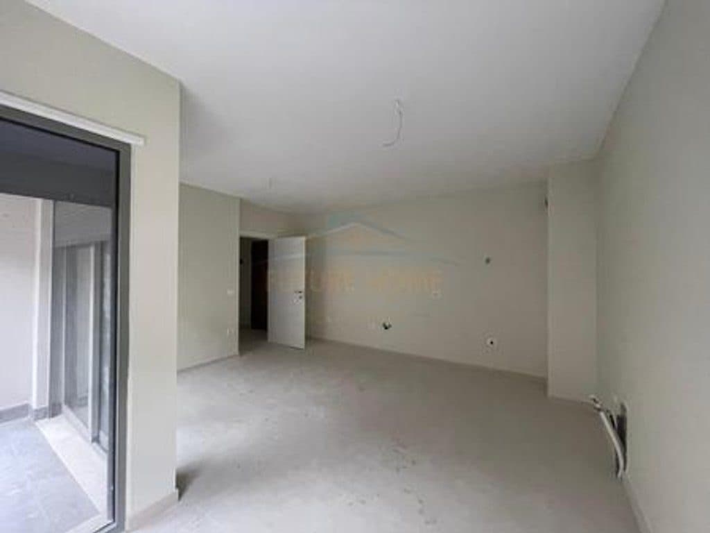 Qera, Apartament 1+1, Rruga Dervish Hekali, Shkolla e Kuqe, Tiranë.