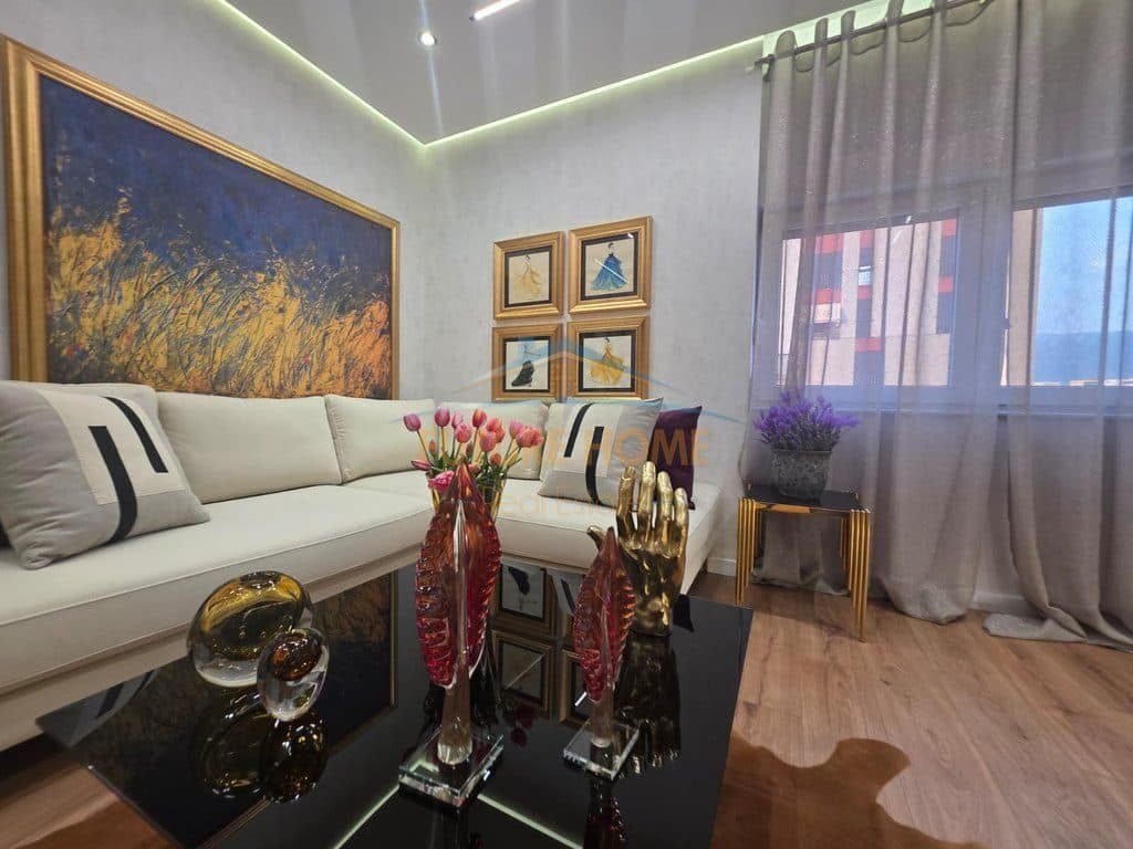 Në shitje, Apartament 2+1 Zogu i Zi, Tiranë.