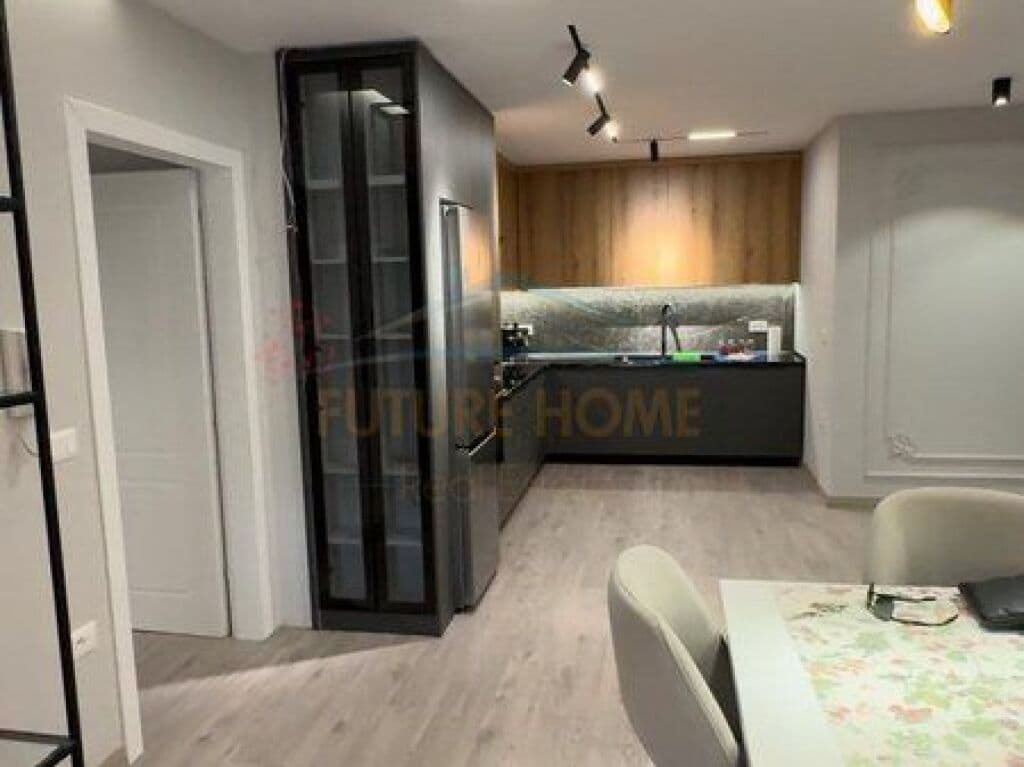 Në shitje, Apartament 2+1, Fresk 2
