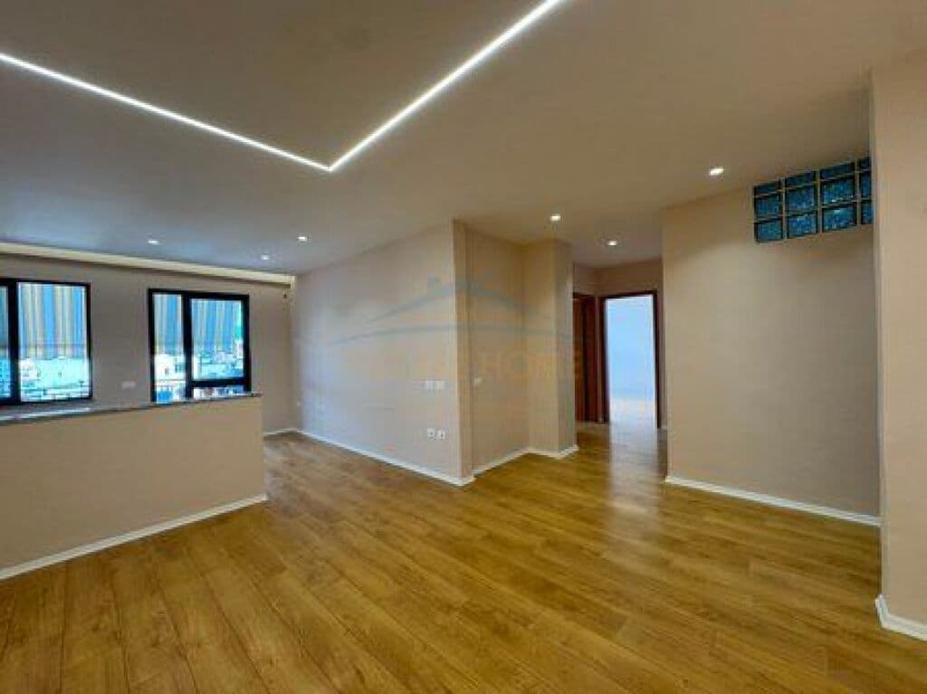 Në shitje, Apartament 2+1, Ali Demi, Tiranë. 3