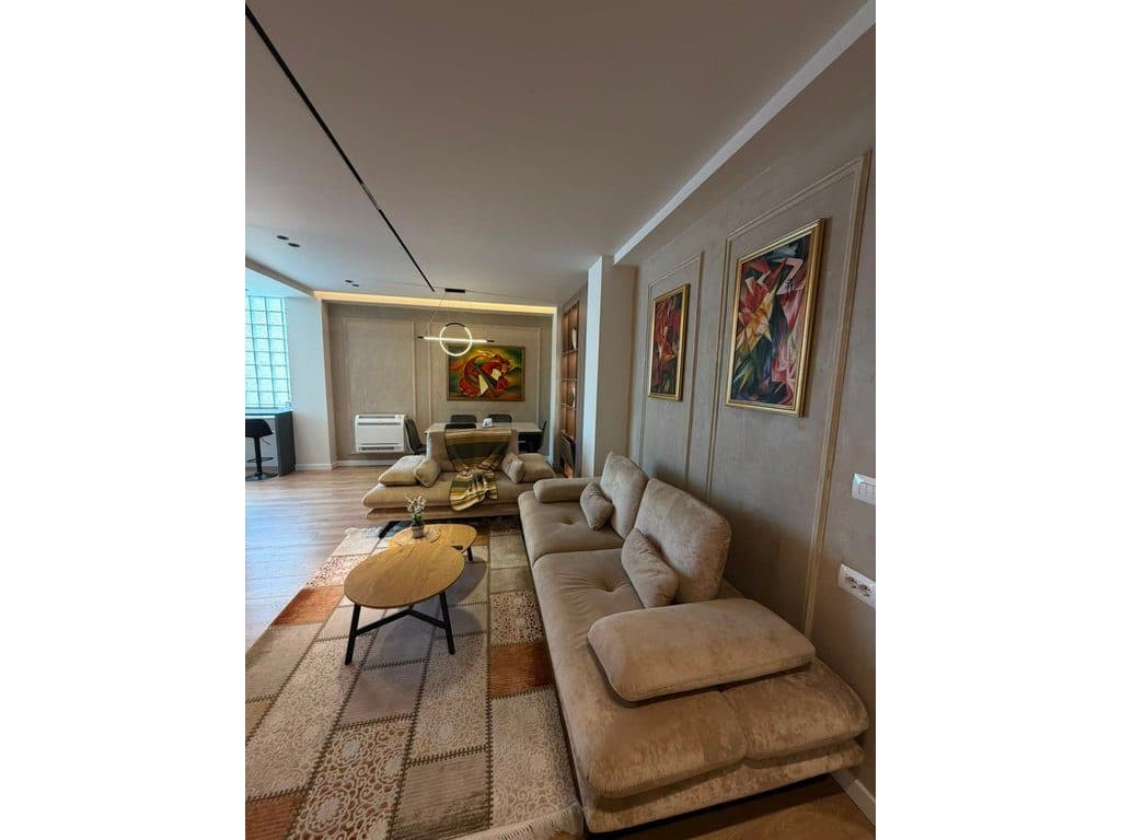 Qera, Apartament 3+1+2, Myslym Shyri, Tirane.