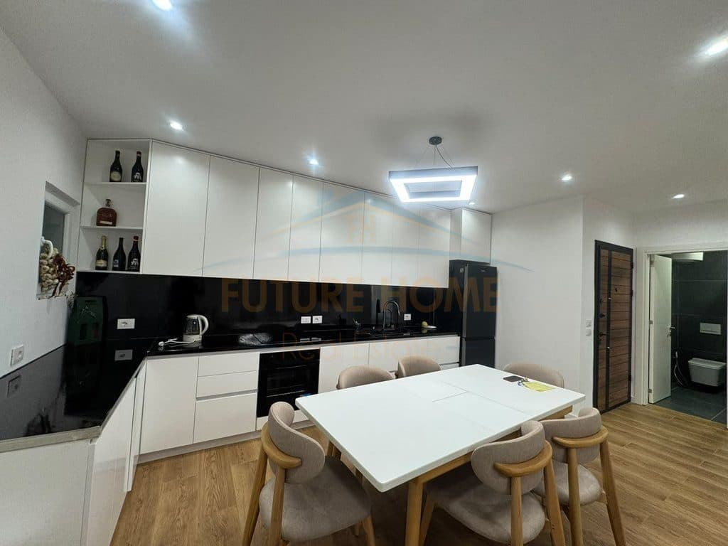 Në shitje, Apartament 2+1+2, Bulevardi i Ri, Tiranë. 4