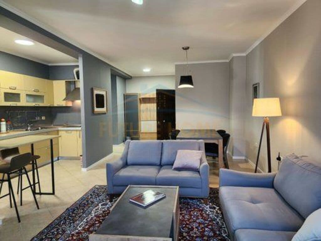 Jepet me qira, Apartament 2+1+2, Qendër, Tiranë. 2