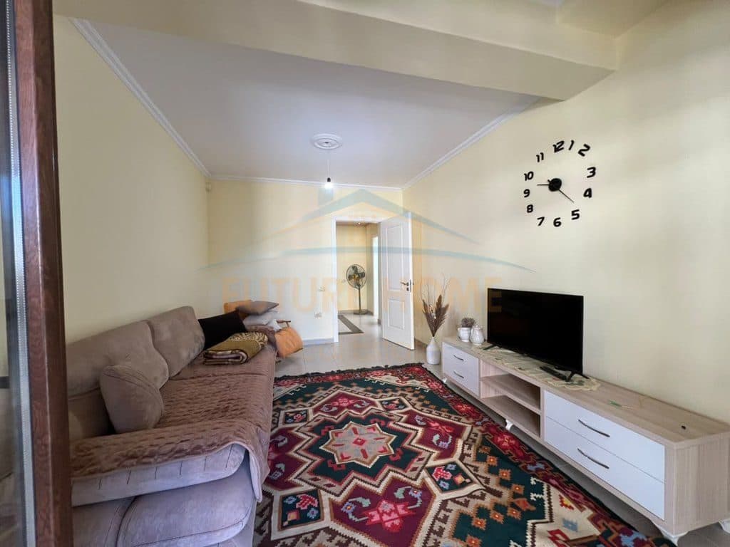 Qira, Apartament 4+1+2+ Vend parkimi, Fresk, Tiranë