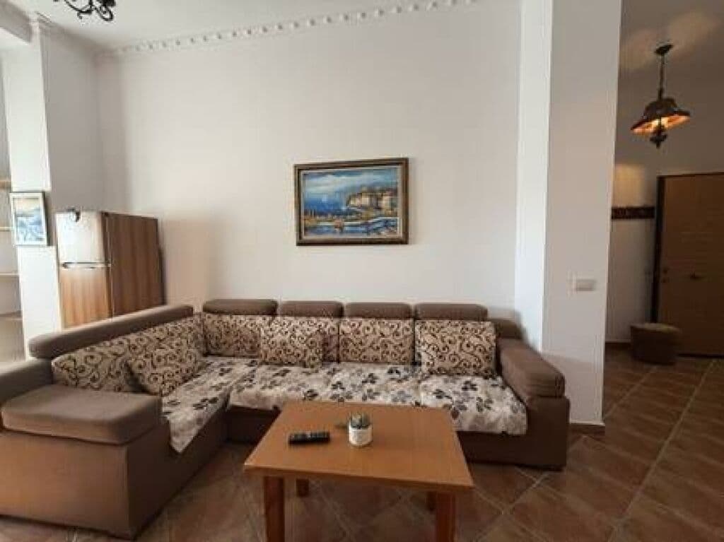 Qira, Apartament 1+1, Bloku i Ambasadave, Tiranë