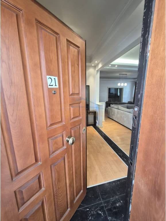 Në shitje, Apartament 3+1+vend parkimi, Myslym Shyri, Tiranë