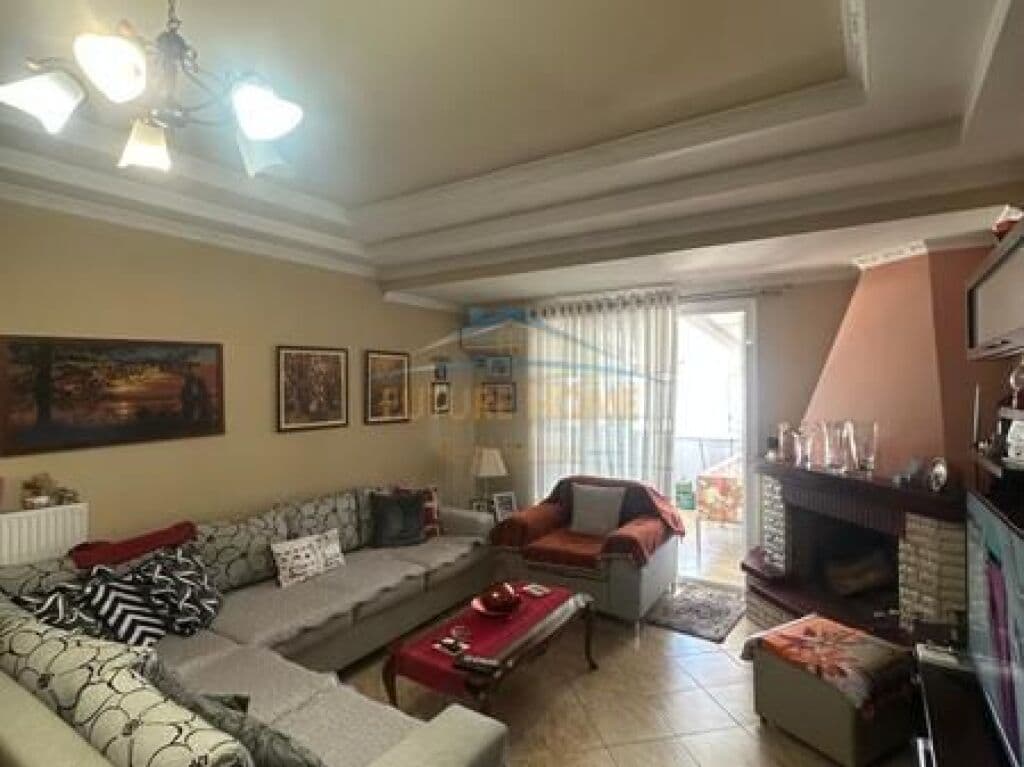 Në shitje, Apartament 3+1+2+Veranda, Ali Dem, pranë kompleksit Mangalem 2