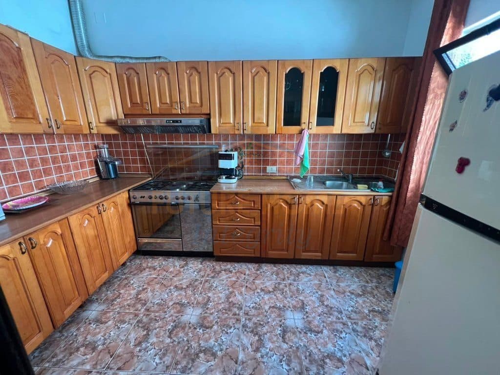 Në shitje, Shtëpi private 3-katëshe+Tokë, Tregu i Elektricitetit, Tiranë. 4