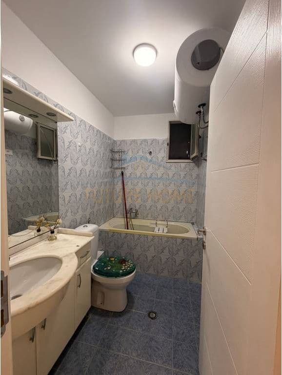 Në shitje, Apartament 1+1, Rruga Barrikadave, Tiranë 3
