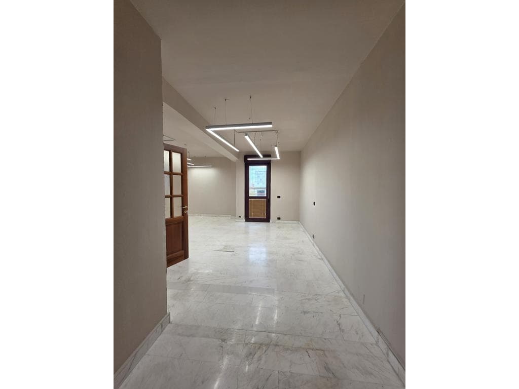 Qera, Ambient Biznesi, Qender, Tirane. 3