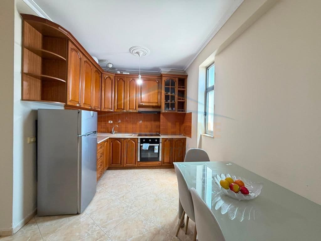 Me qira, Apartament 1+1, Xhamlliku, Tiranë. 4