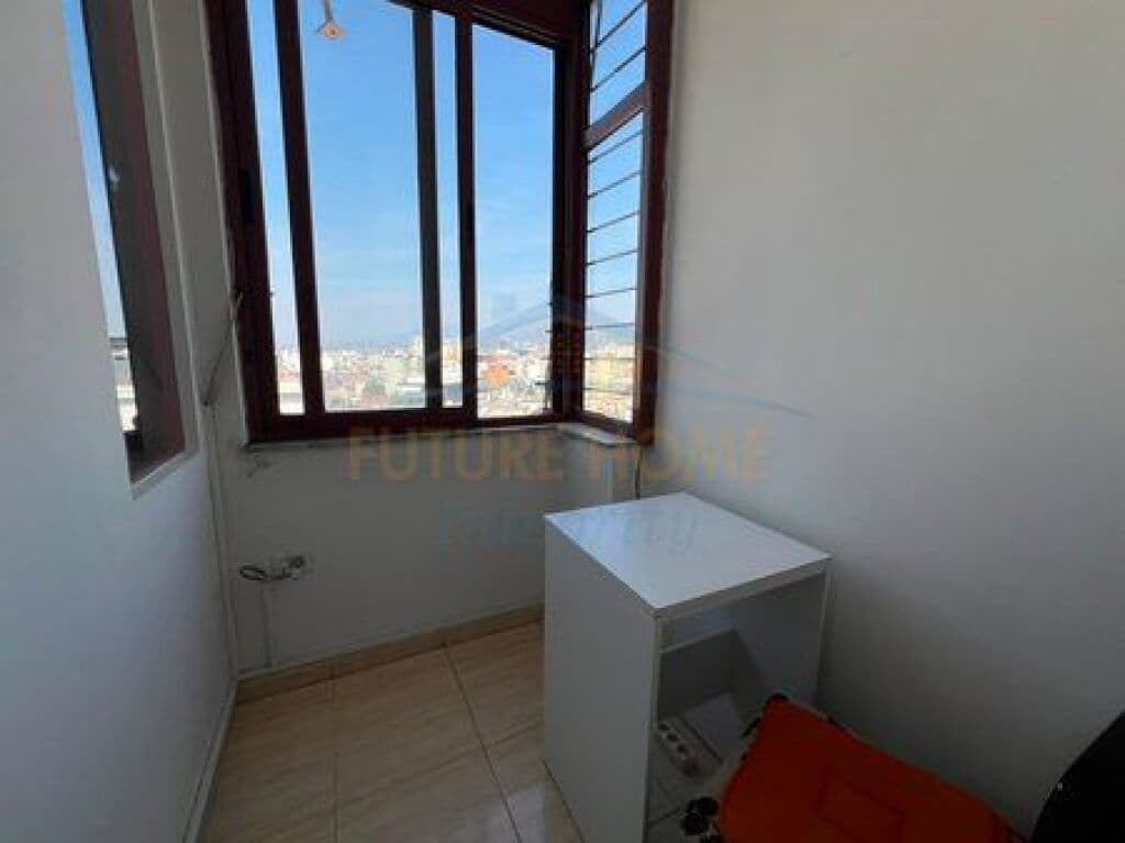Jepet me qira, Apartament 1+1, Rruga Bogdanëve, Tiranë. 4