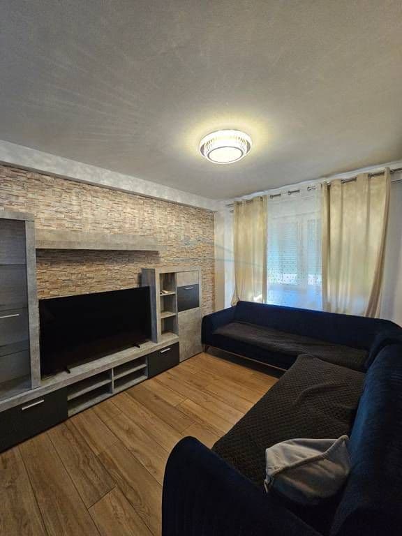 Jepet me qira, Apartament 2+1+2, Rruga Jordan Misja, Tiranë.
