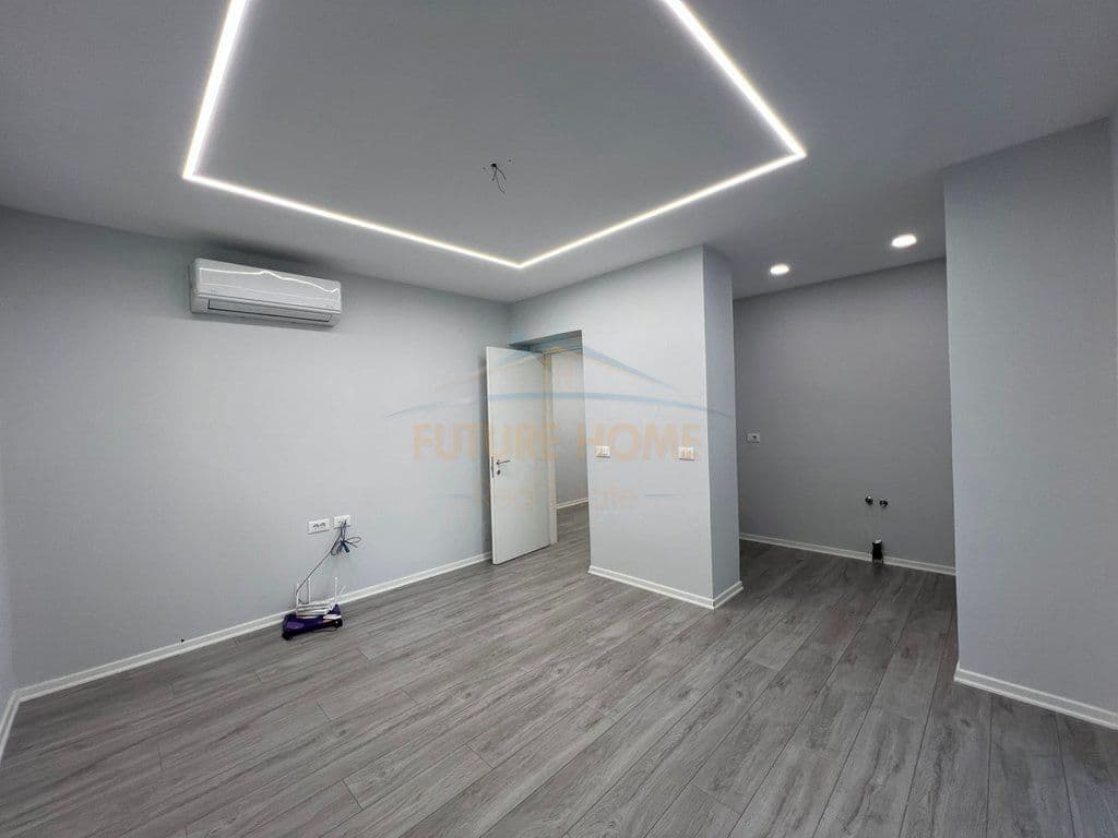 Qira, Hapësira biznesi, Brryli. 2