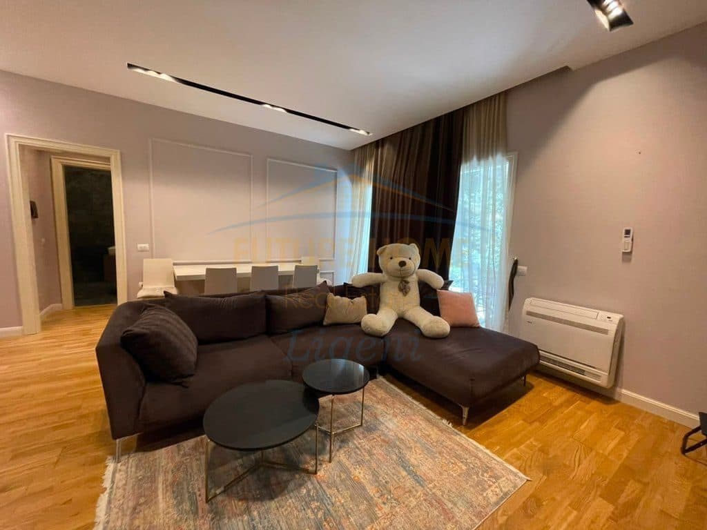 Qira, Apartament 1+1, Kopshti Botanik, Tiranë.