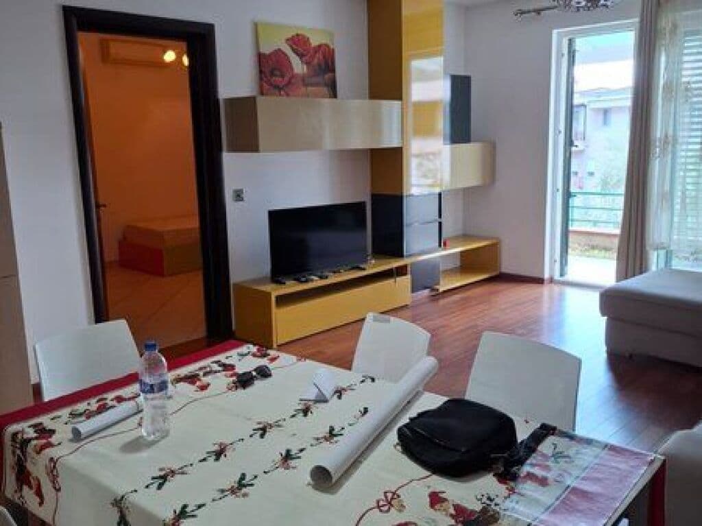Jepet me qira, Apartament 2+1, Rezidenca Kodra e Diellit 1, Tiranë.