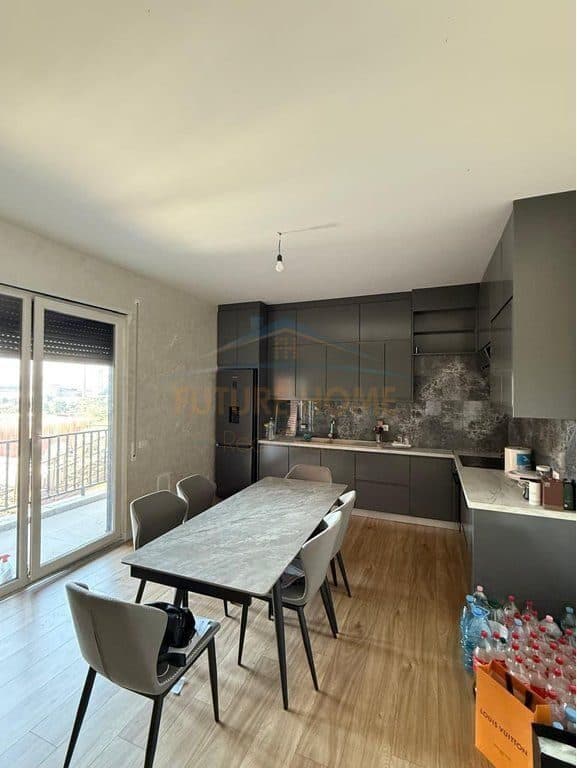 Në shitje, Apartament 1+1, Paskuqan, Tiranë.