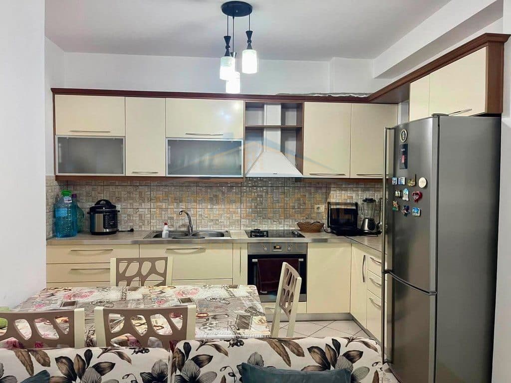 Në shitje, Apartament 1+1, Unaza e Re