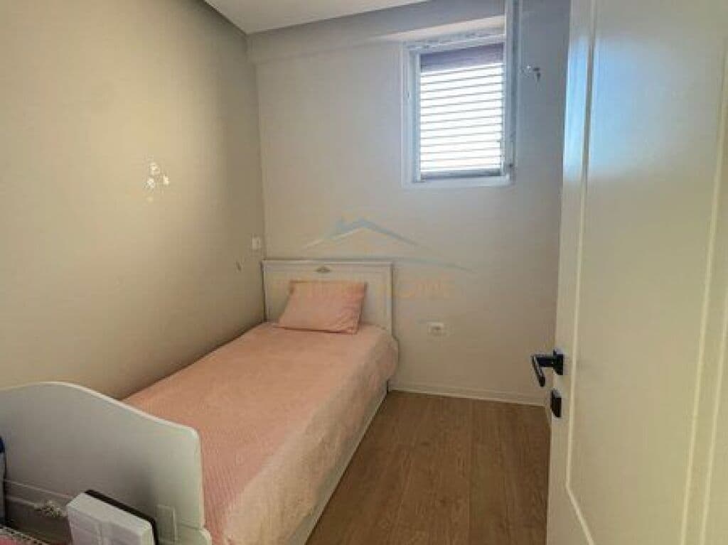 Në shitje, apartament 1+1 i shndërruar në 2+1, Ndërtesat Cabej, Yzberisht. 4